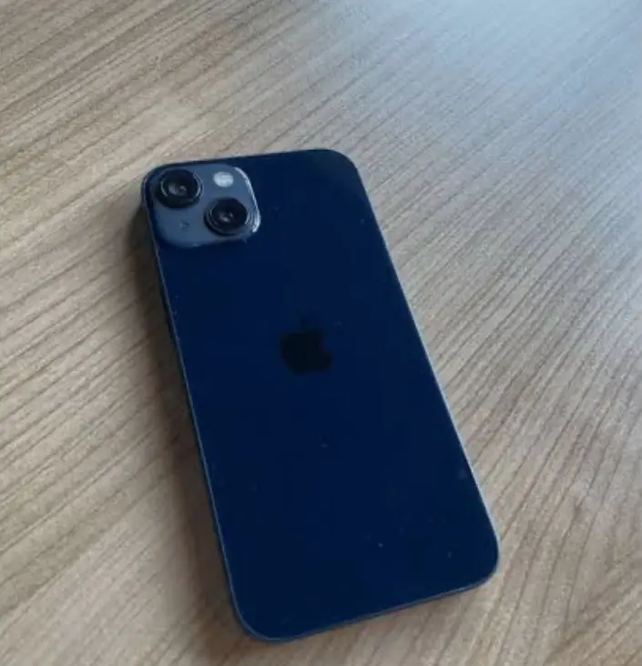 iPhone 13 à vendre · 300 € (M'tsangamouji)