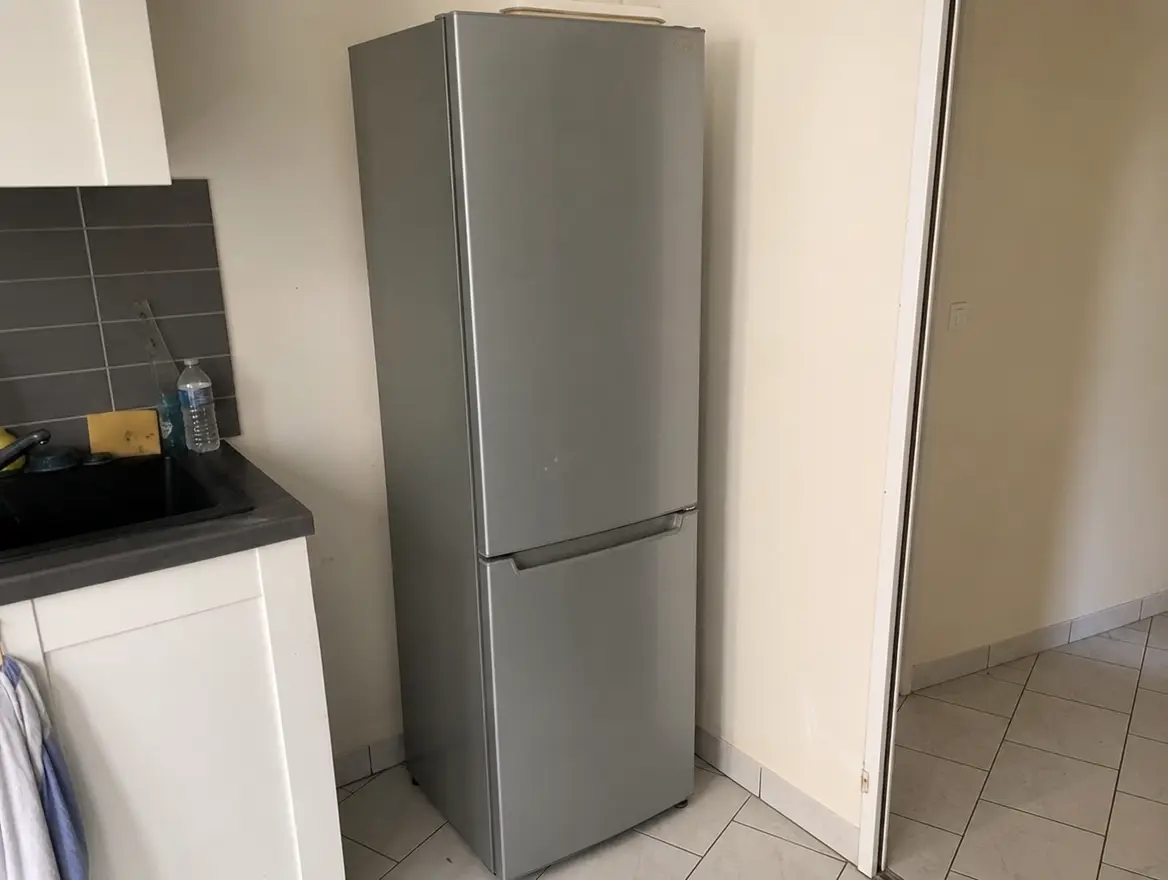Réfrigérateur combiné · 200 € (Tsingoni)