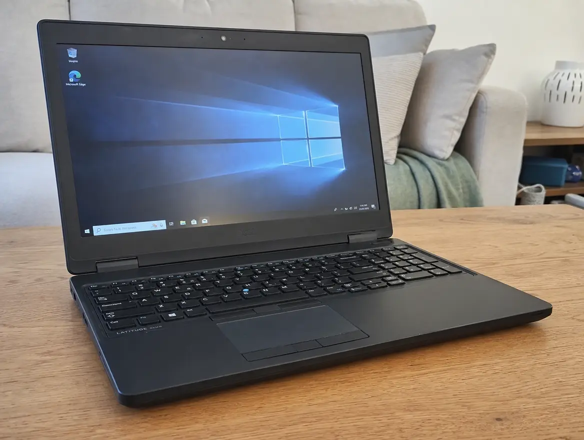 PC portable Dell Latitude, parfait pour la bureautique · 210 € (Chirongui)