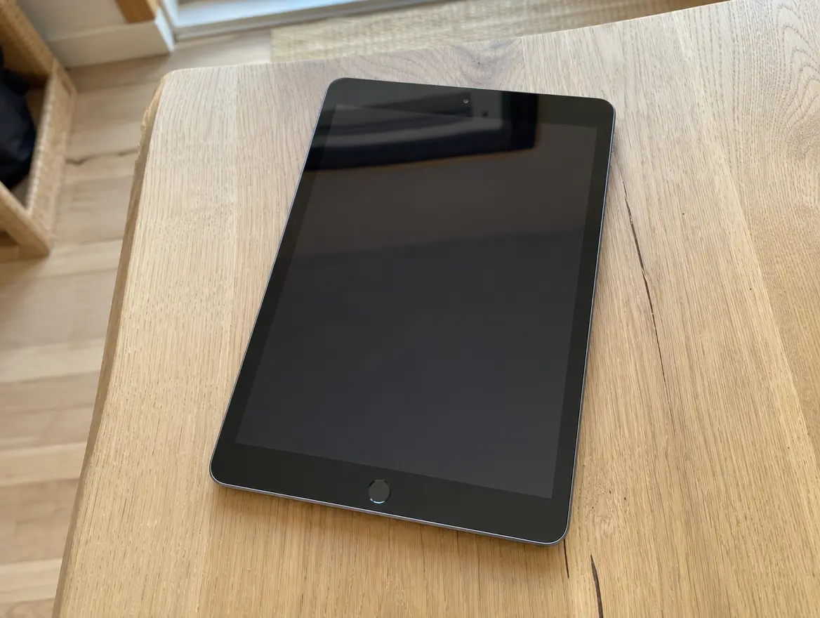 iPad 9e génération 64 Go, parfait pour le collège · 230 € (Sada)
