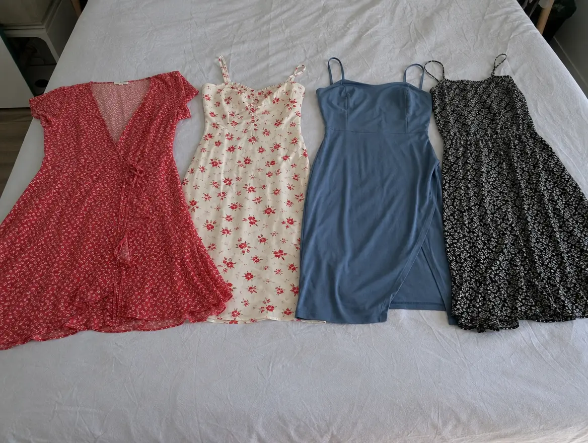 Lot de robes d'été femme taille S, 4 pièces · 30 € (Pamandzi)