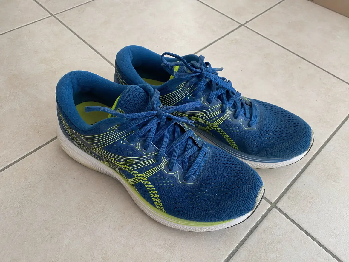 Baskets running homme pointure 43, portées deux fois seulement · 28 € (Koungou)
