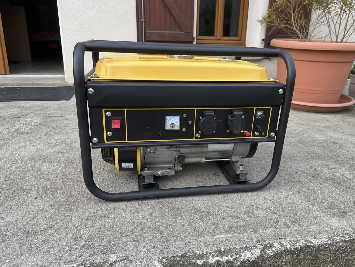 Groupe électrogène essence 2000W, démarre au quart de tour · 260 € (Bandrélé)