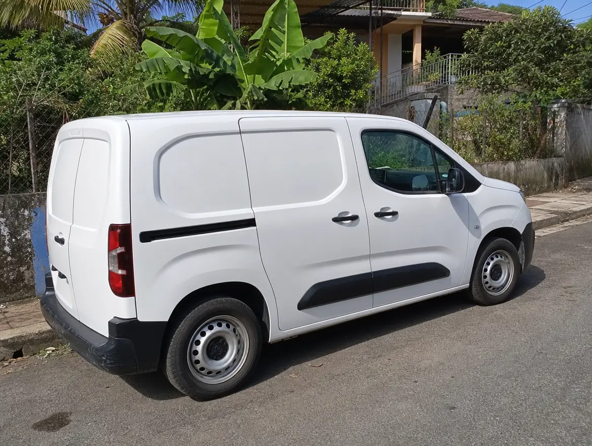 Chauffeur-livreur permis B, Acoua à Acoua