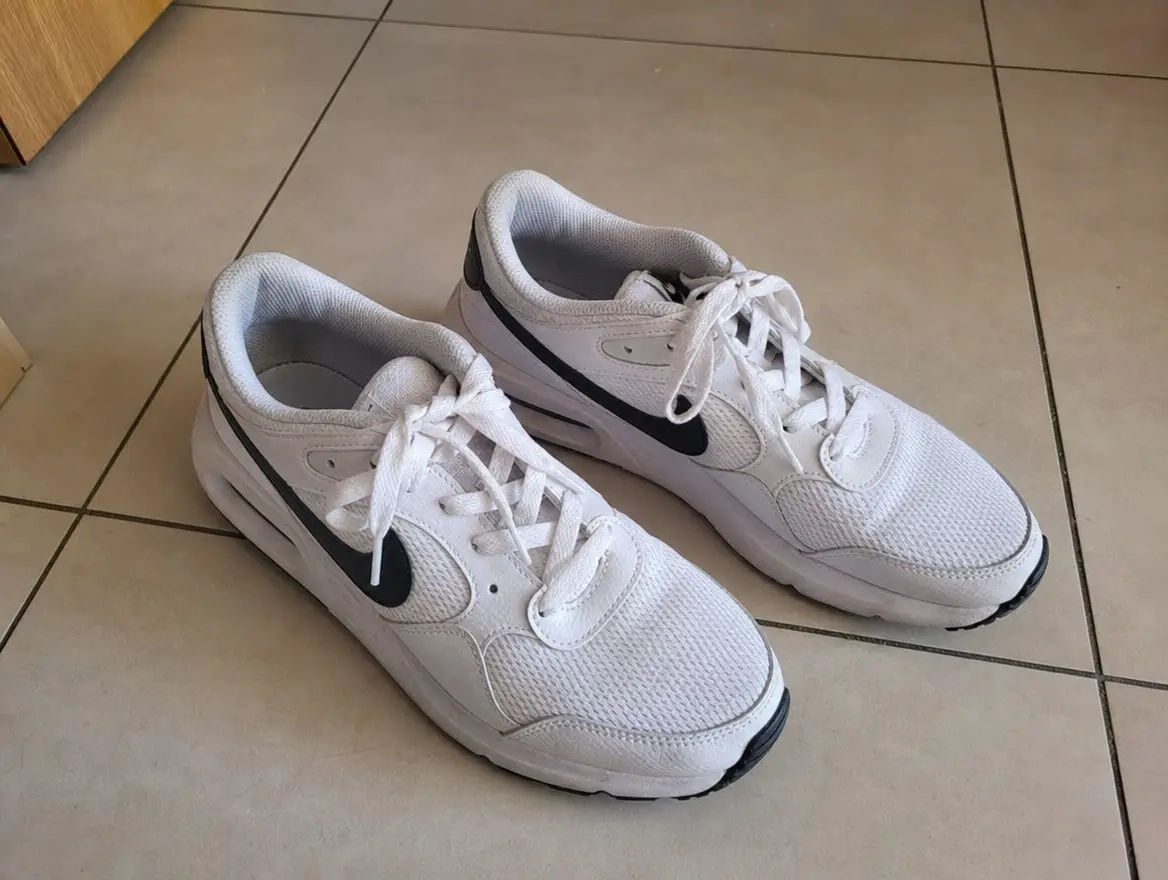 Baskets Nike taille 42, peu portées · 45 € (Koungou)