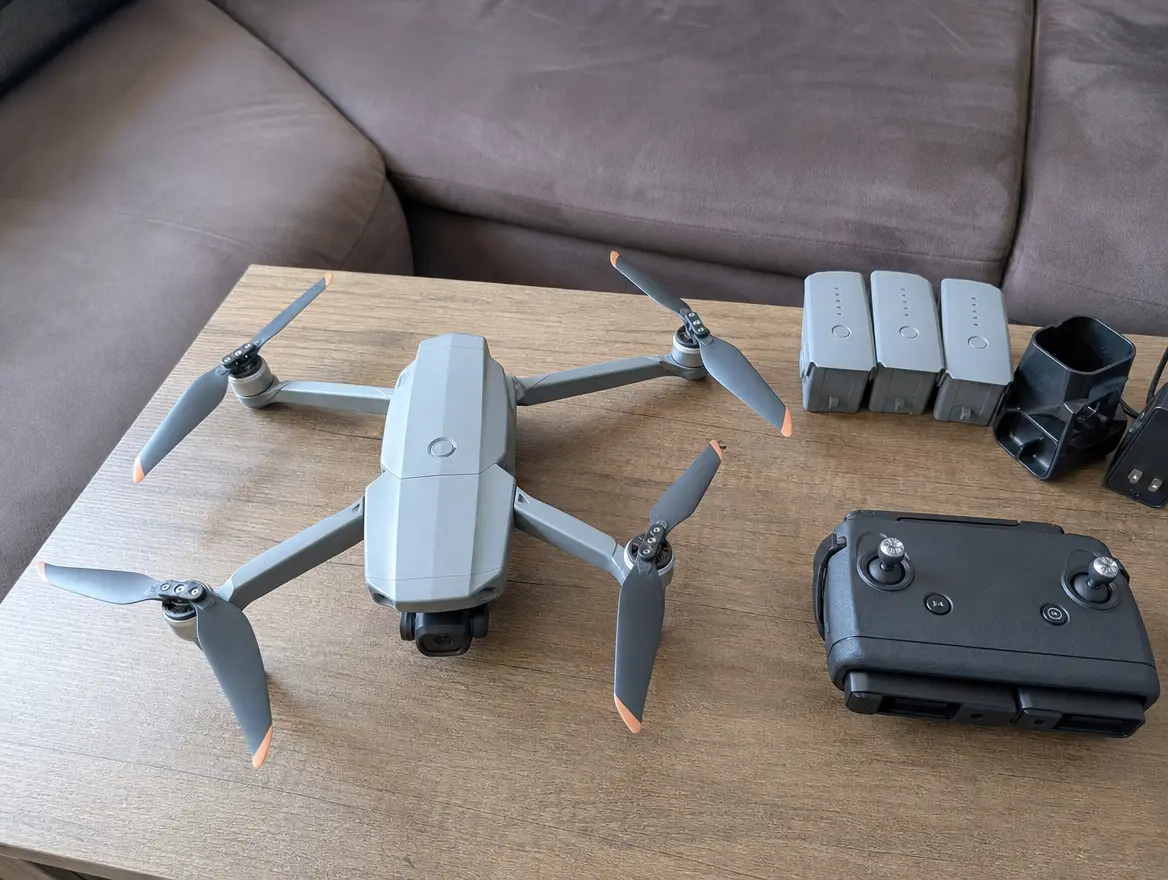 Drone avec caméra 4K, GPS et retour automatique — 320 € (Tsingoni)