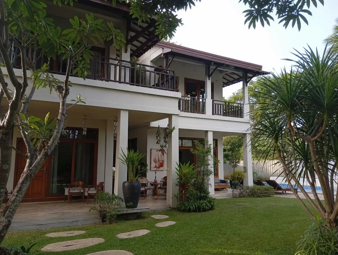 Villa F5 avec grand jardin et garage double · 210000 € (Bouéni)