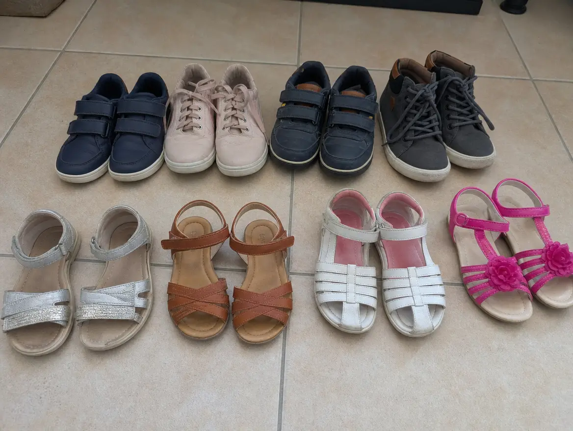 Lot chaussures enfant pointures 28 à 30 · 12 € (Bandraboua)