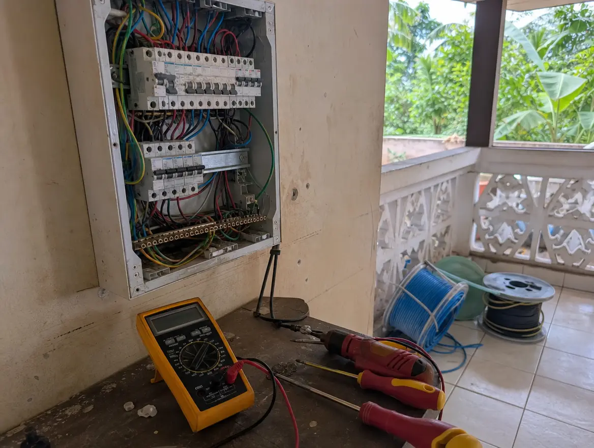 Électricien bâtiment, Dembéni · 1800 € (Dembéni)